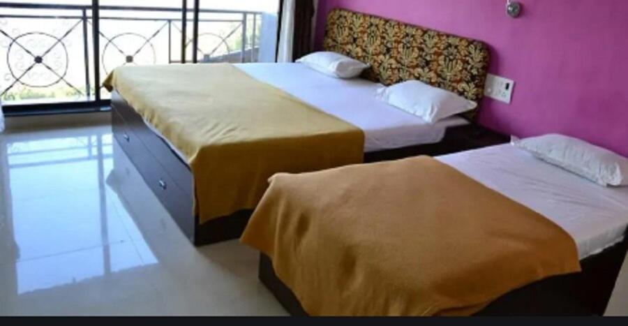 Hotel Manasi Inn Сатара Экстерьер фото