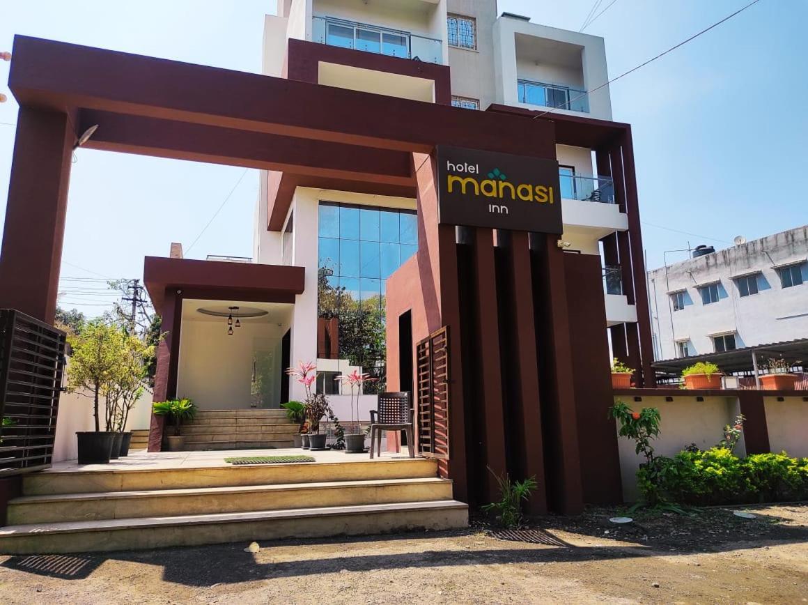 Hotel Manasi Inn Сатара Экстерьер фото
