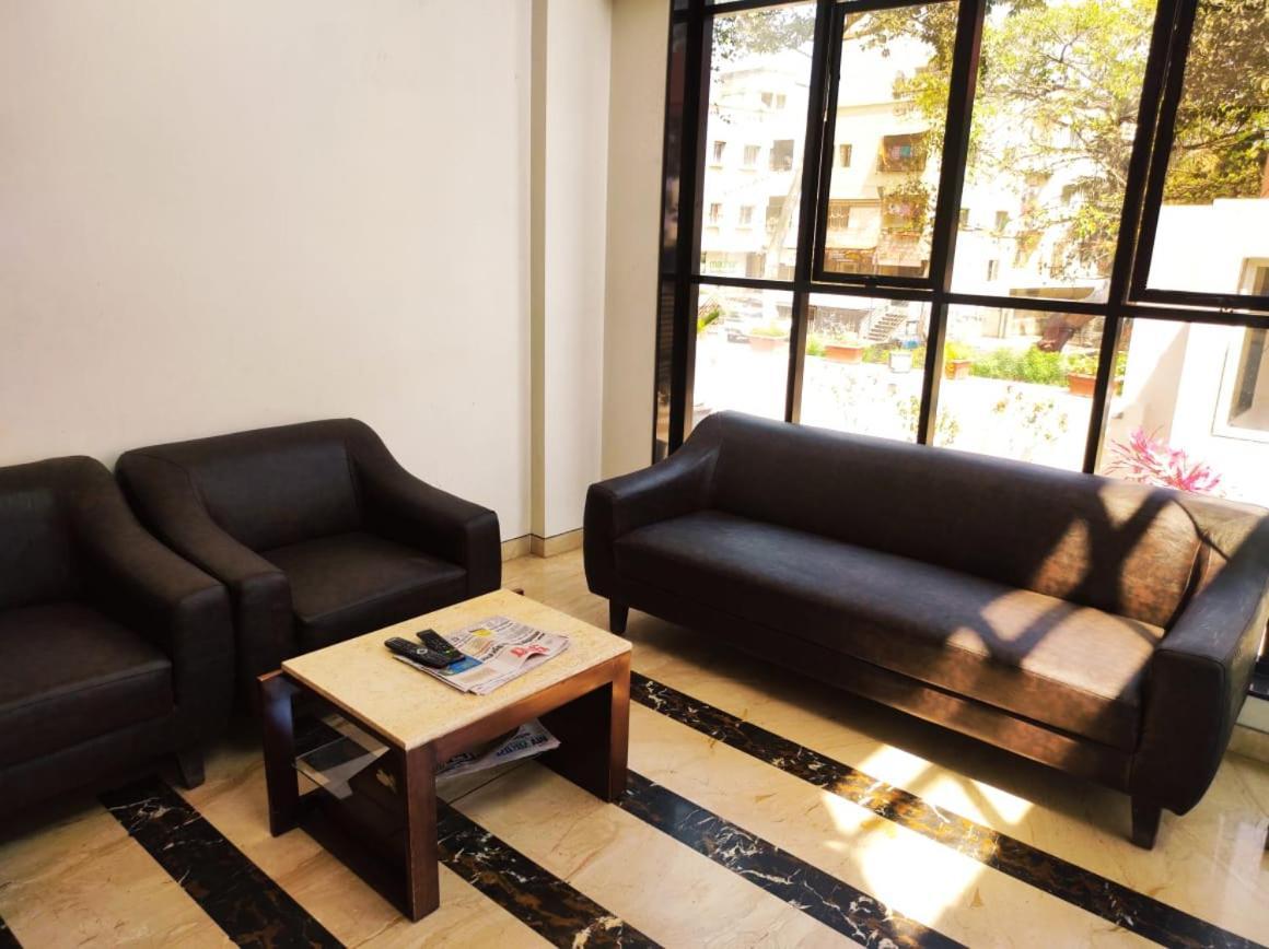 Hotel Manasi Inn Сатара Экстерьер фото